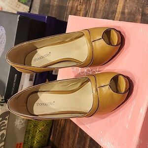 Ladies heels, size 9